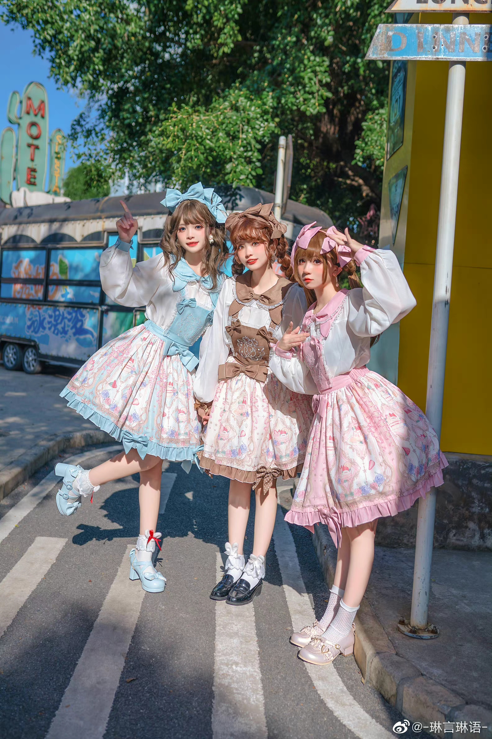 图片[2]-【LOLITA】尝一口心情就会变好哦? 棕@星御pika 蓝@花甲conch 粉@-琳言琳语--米哈社