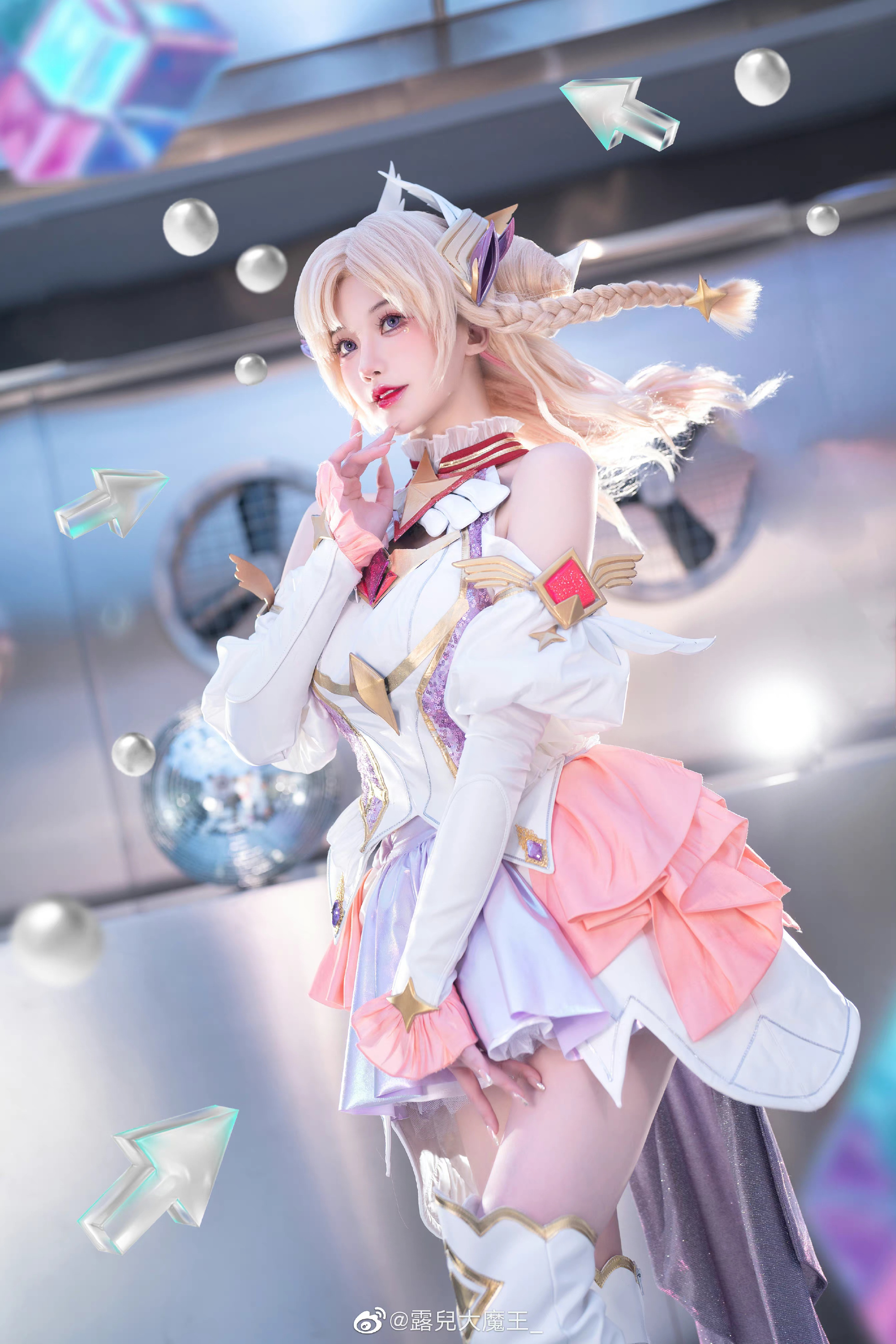 跳伞落地后可就没人保护你了，拿好你的武器，决赛圈不是随随便便能进的。@露兒大魔王_&@Reina玲奈大魔王&@溥渊_glitter 摄影-第3张