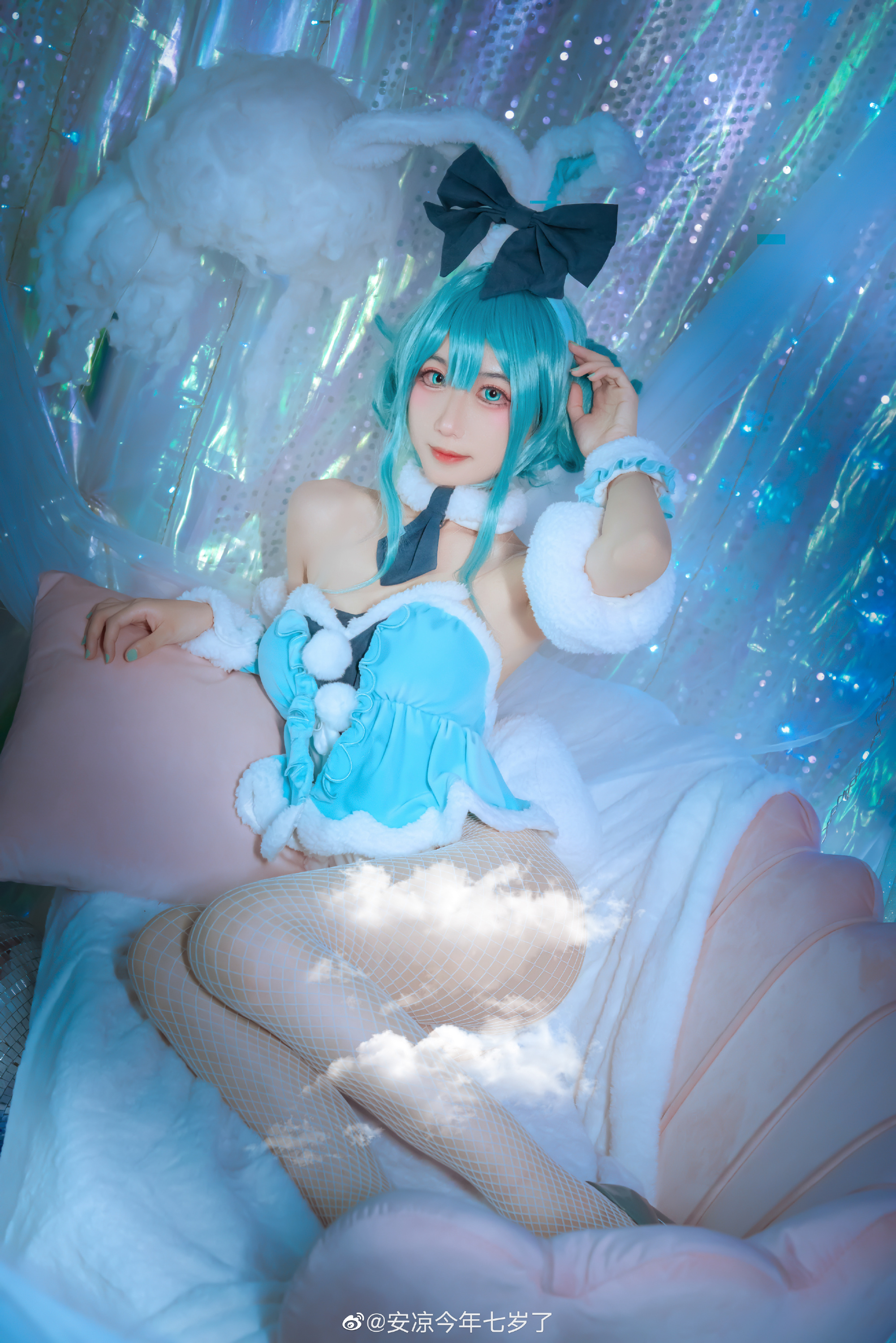 [COS]初音未来 “啊！是小白兔…软软的…hiho～”@安凉今年七岁了 COSPLAY-第3张