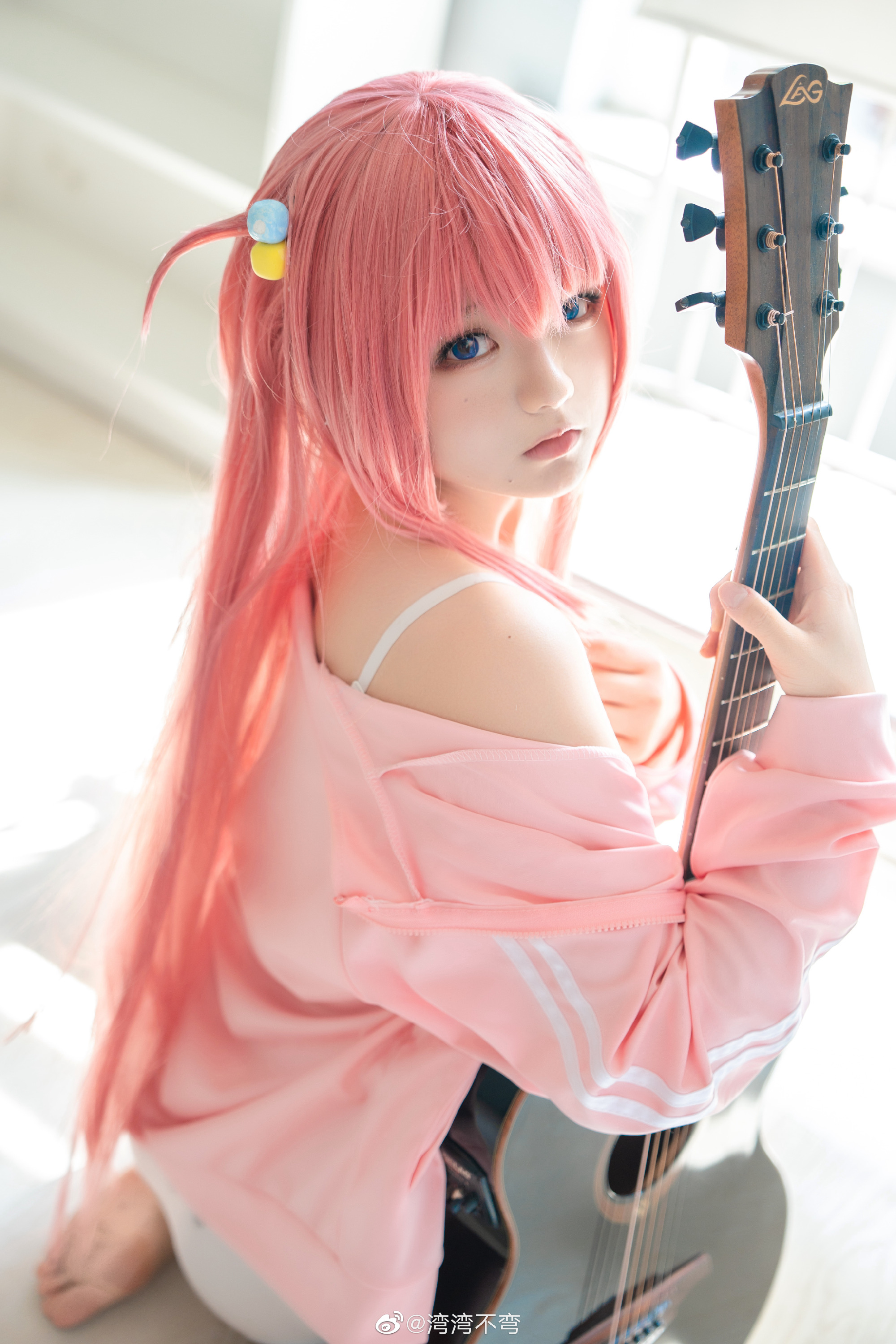 表面是社恐小孤独，网络上吉他英雄，但是瑟瑟 孤独摇滚@湾湾不弯 COSPLAY-第2张