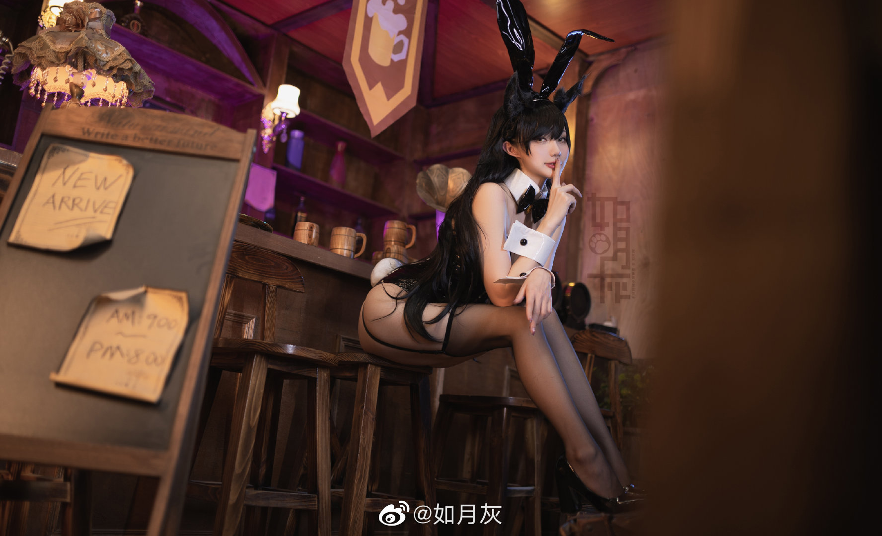 【COS】啊啦,指挥官,在看哪里呢~ 我要不要再低点头~？ 碧蓝航线 爱宕 同人兔女郎@如月灰 COSPLAY-第1张