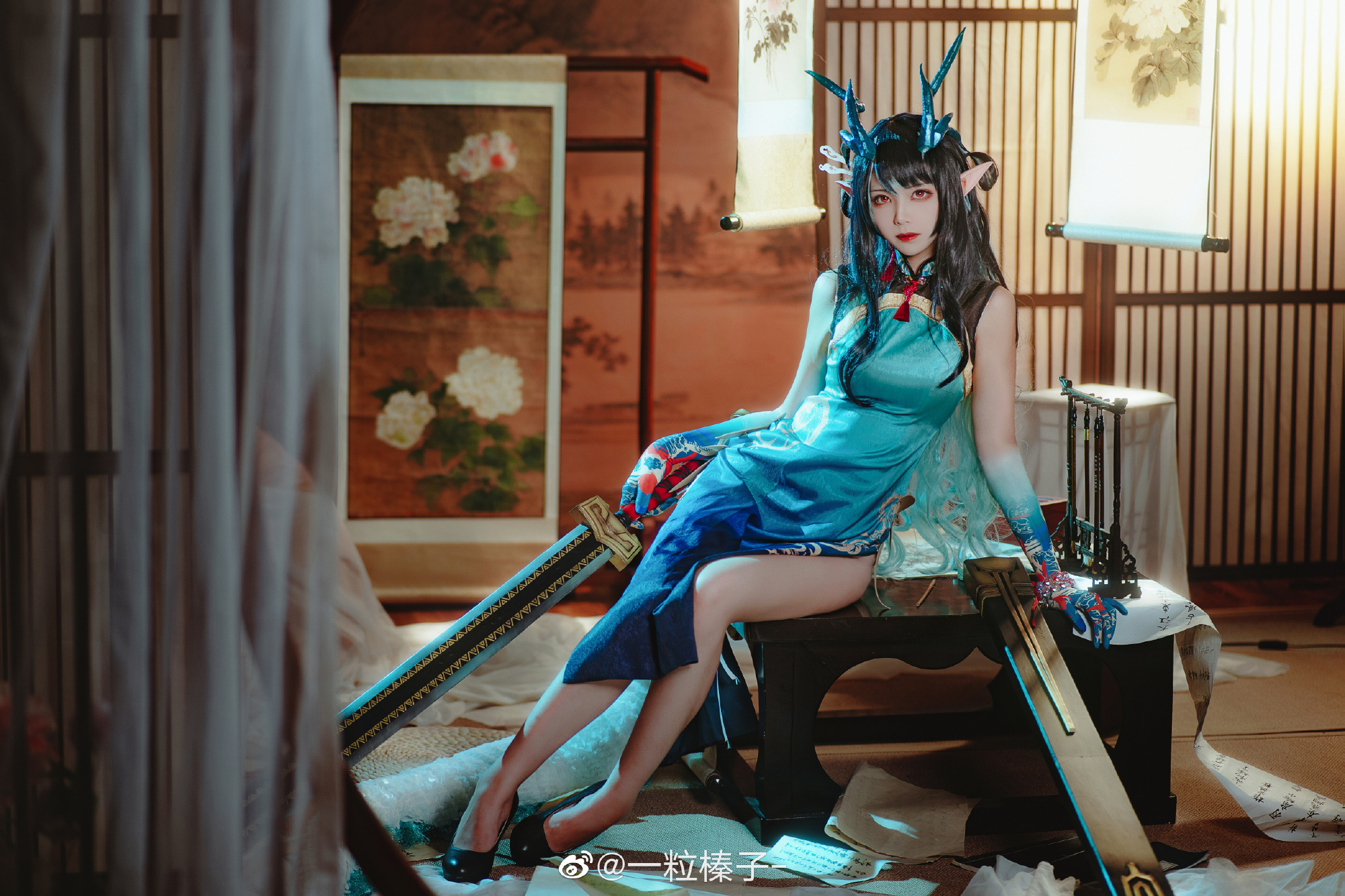 【COS正片】远山如黛，移步生烟，落墨为画，素色当身。 明日方舟 染尘烟 - 夕@Hazelnut_榛子 COSPLAY-第4张