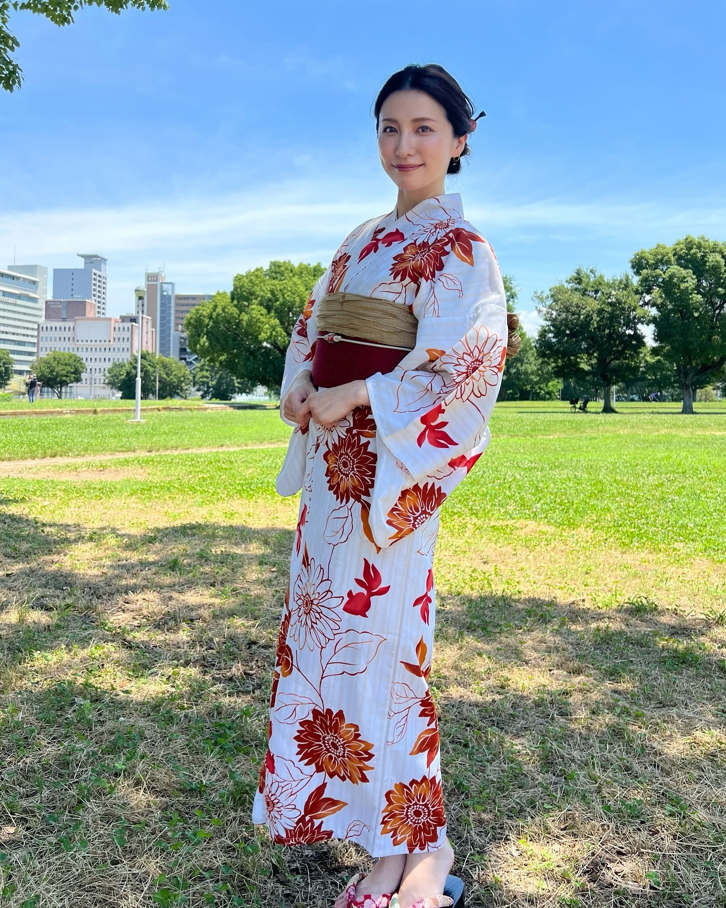 美熟女「戸田れい」真正入得厨房出得厅堂