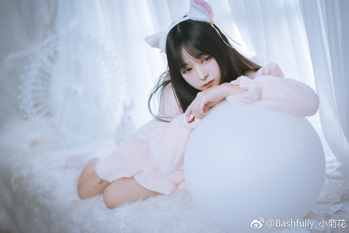这个天气穿毛绒绒的睡衣最暖和呐～喵～