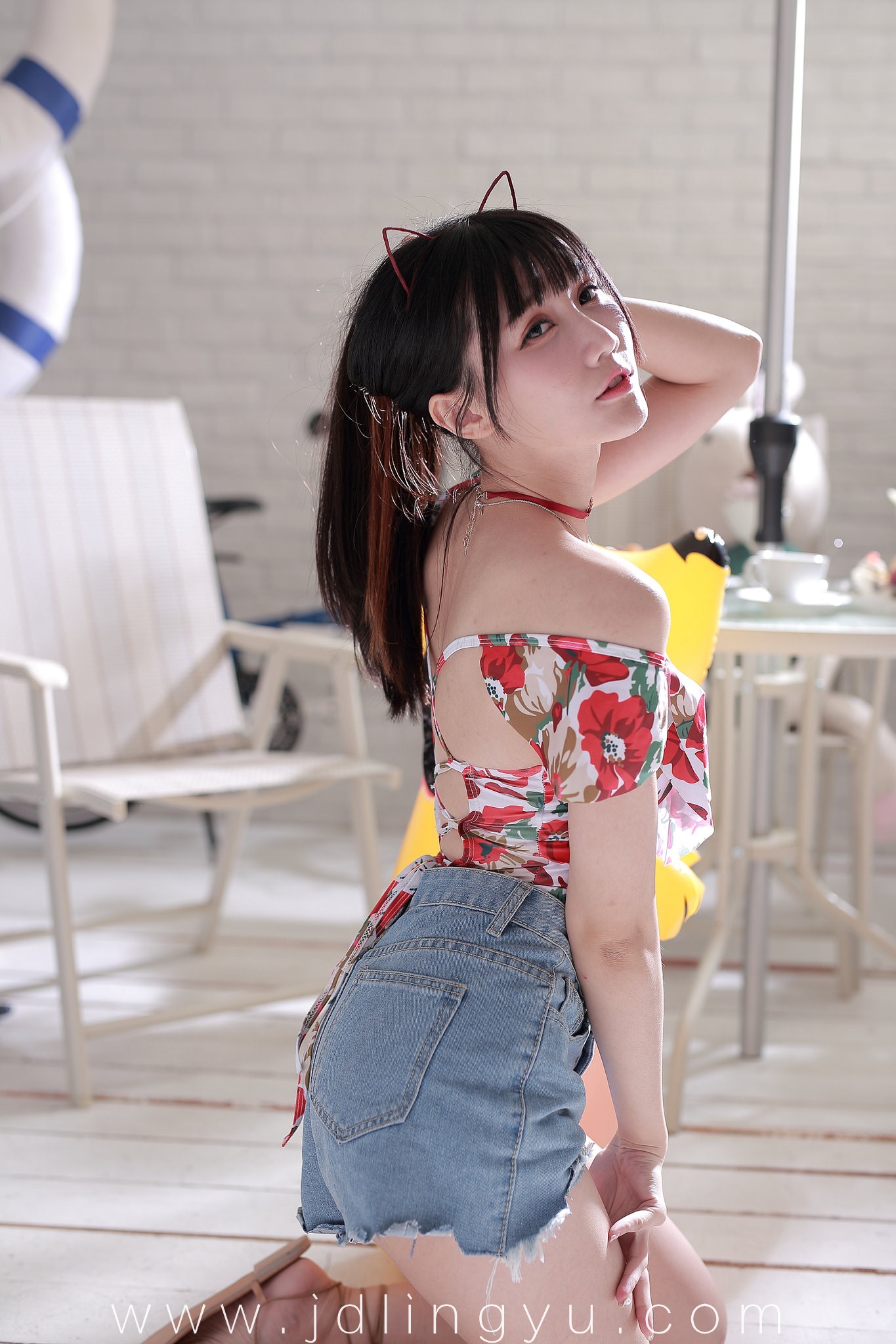 这熊挤的很辛苦