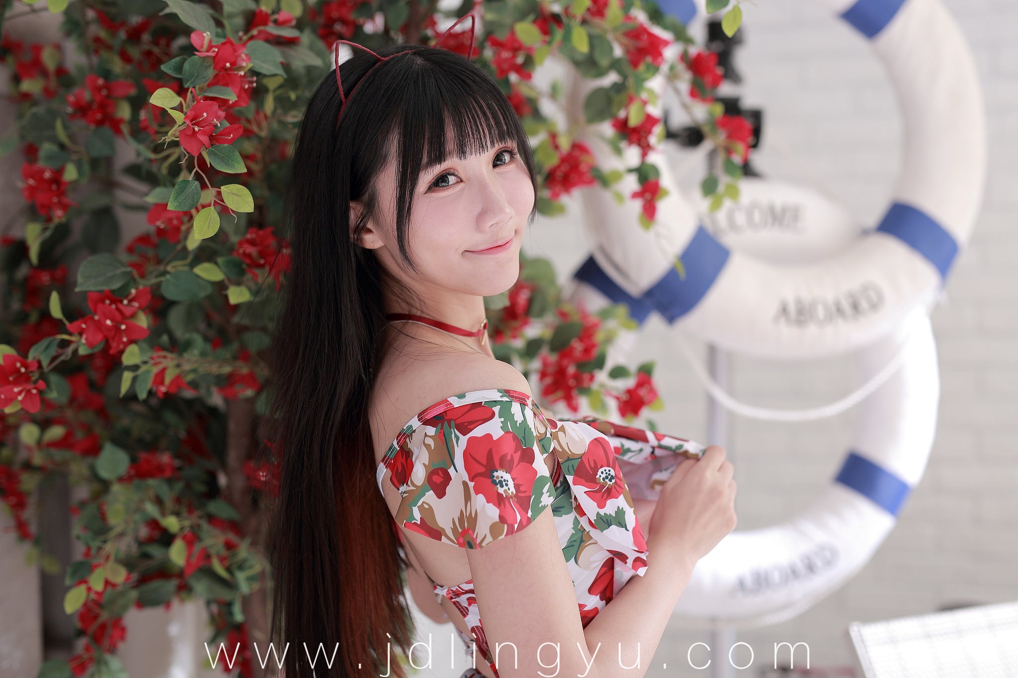 这熊挤的很辛苦