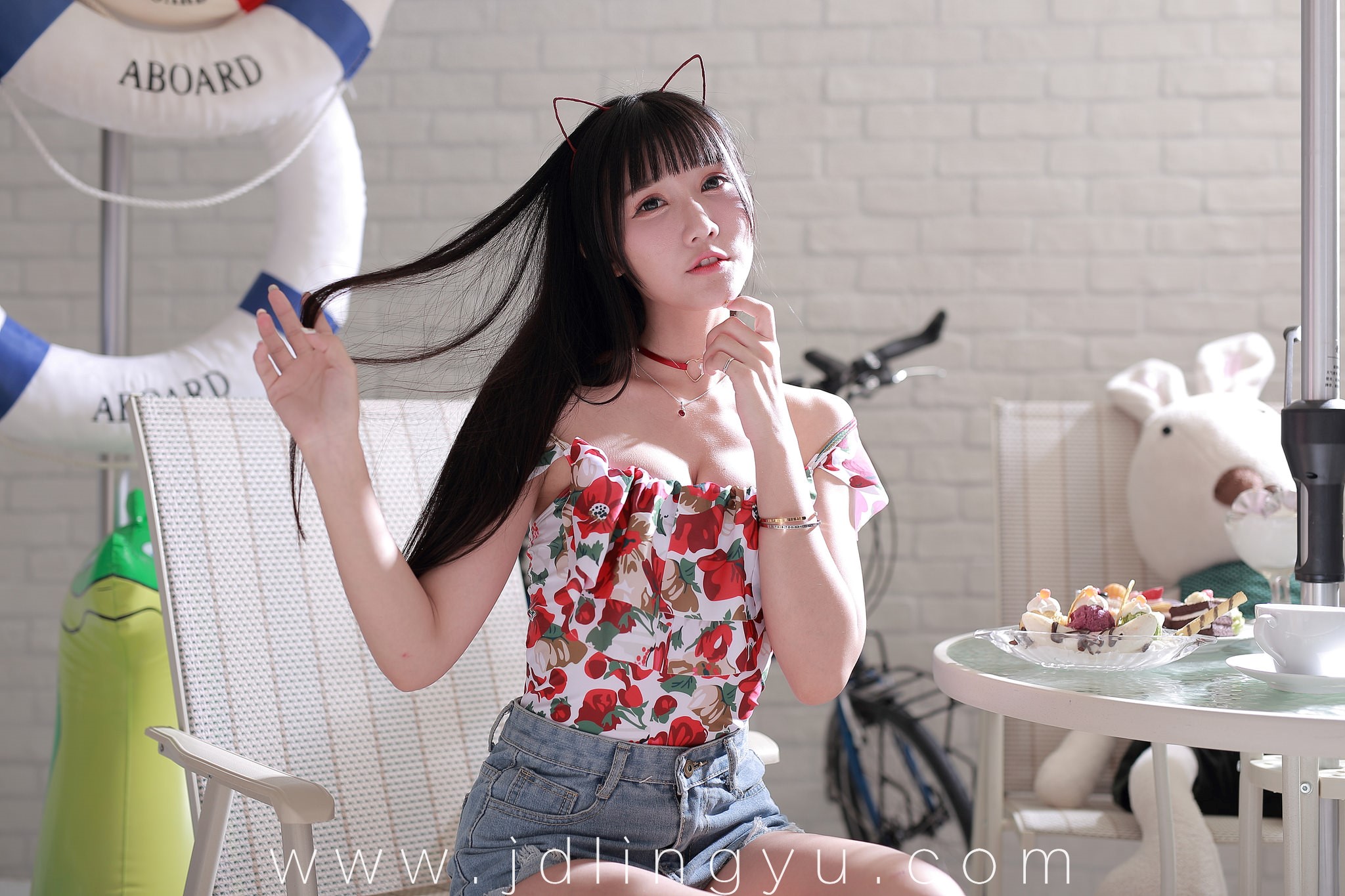 这熊挤的很辛苦