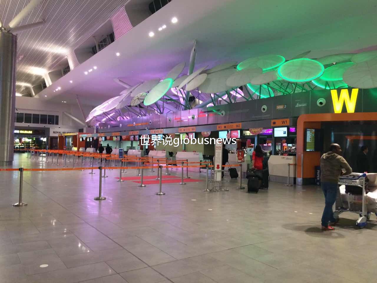 △ 吉隆坡第二国际机场值机台（图片来自作者）