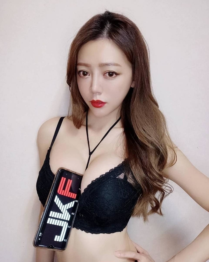 长濑昆妮个人资料介绍-3CD