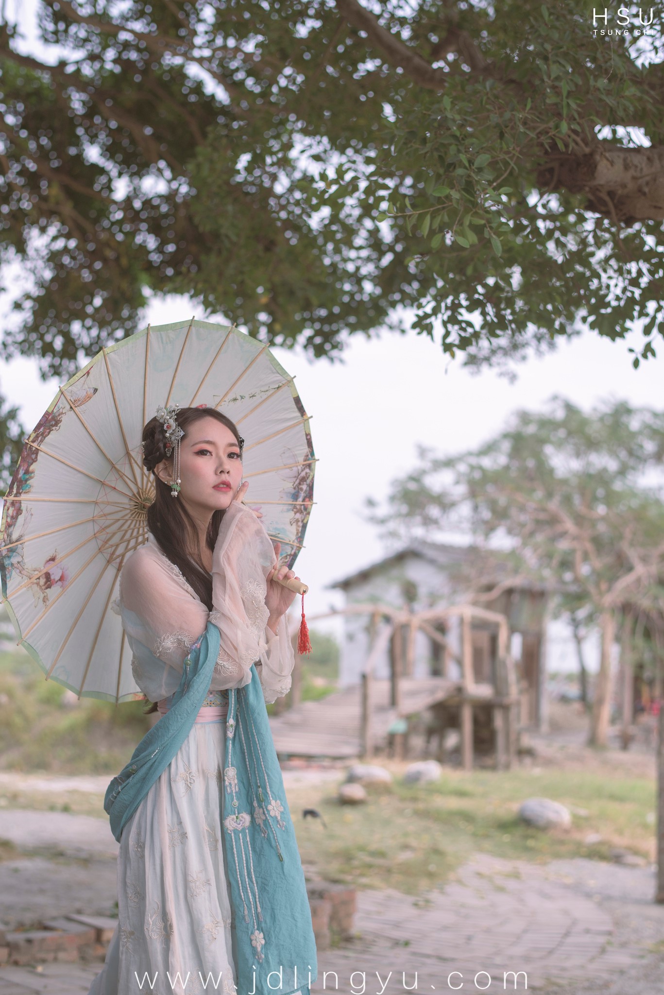 皓如凝脂，气若幽兰