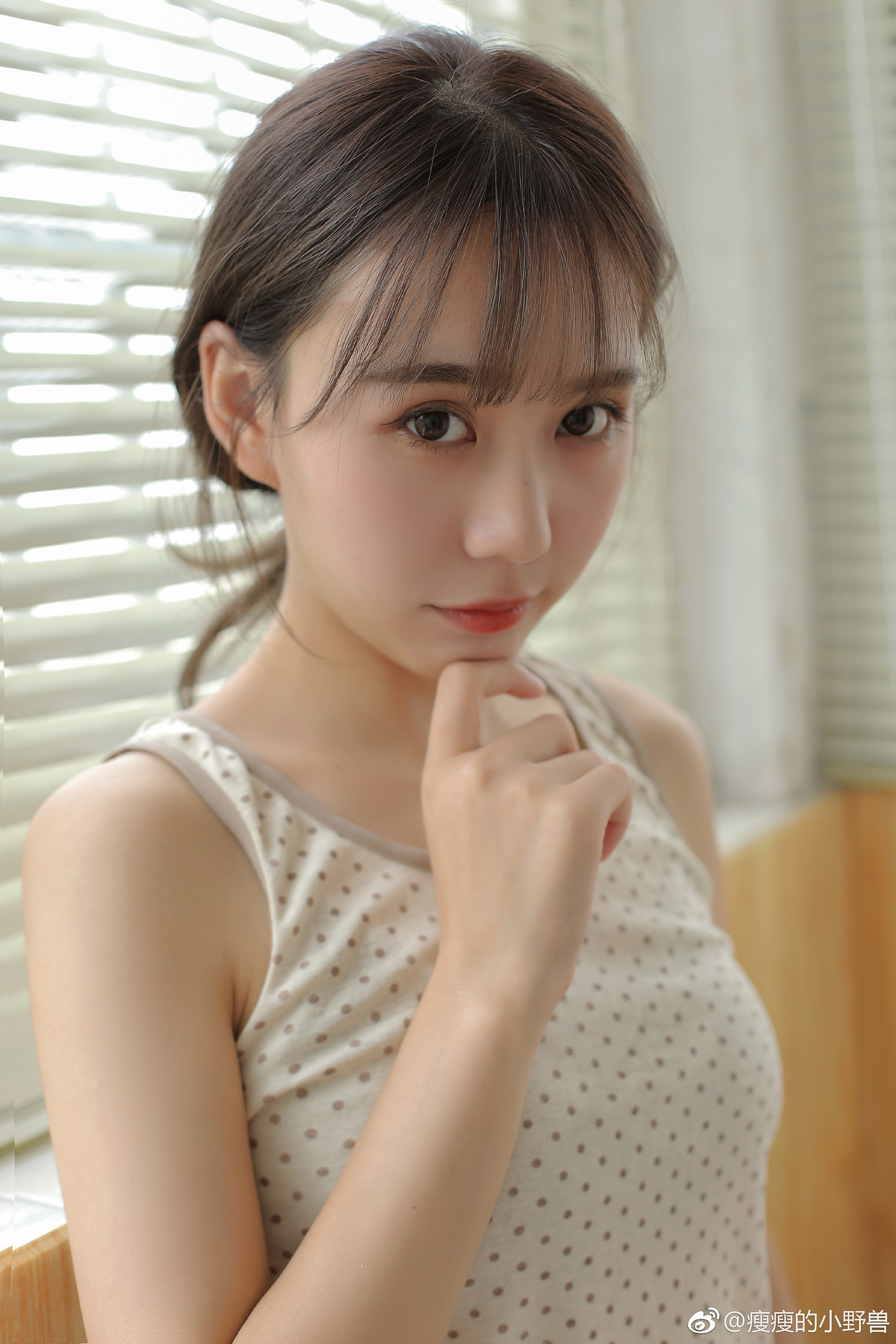 偷看小女孩洗澡