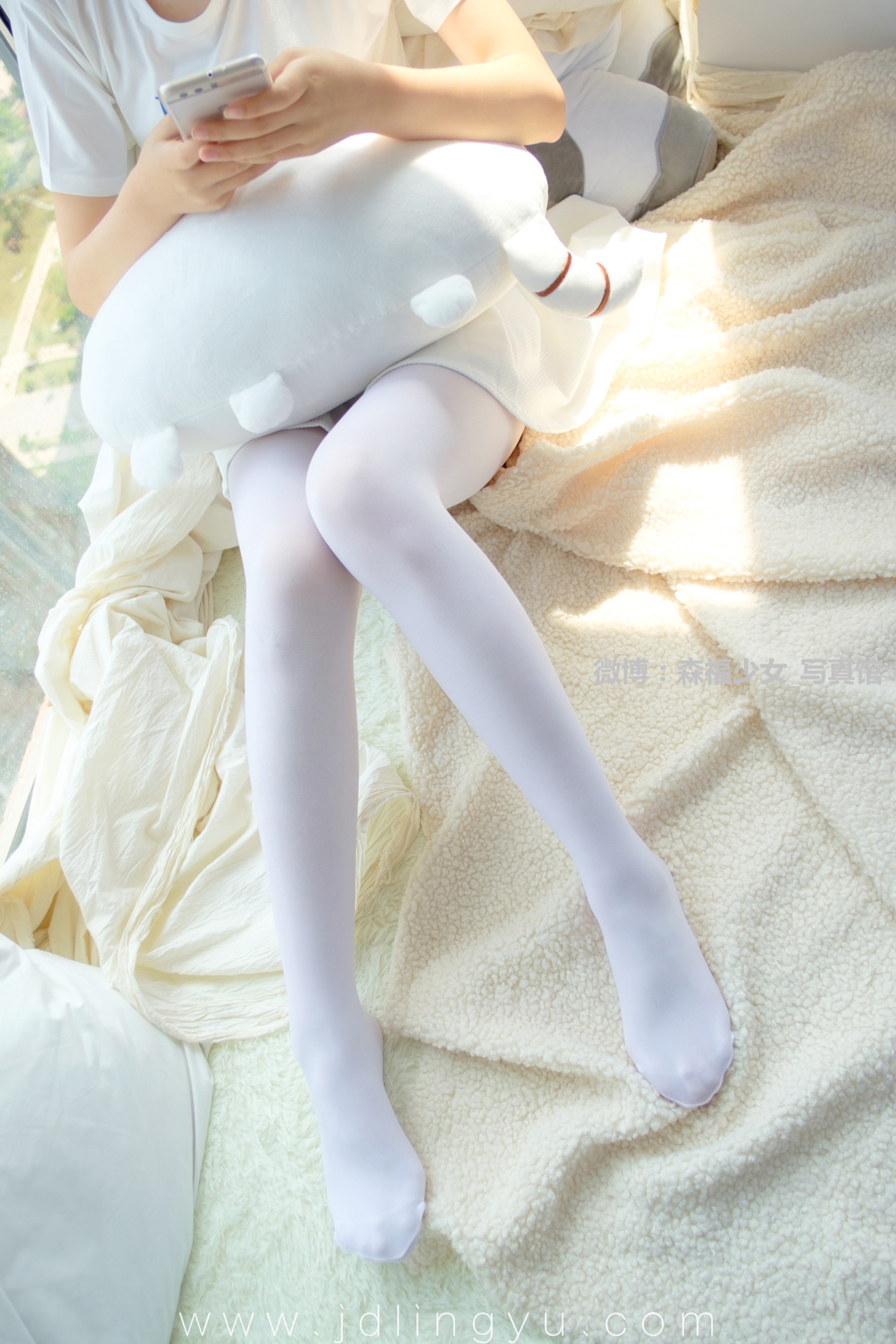 [森福少女] 白丝少女的午后时光