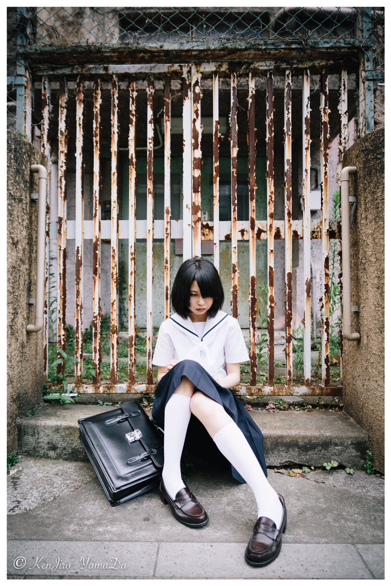 摄影师山田ケンジロウ制服少女写真集。 ​​​​