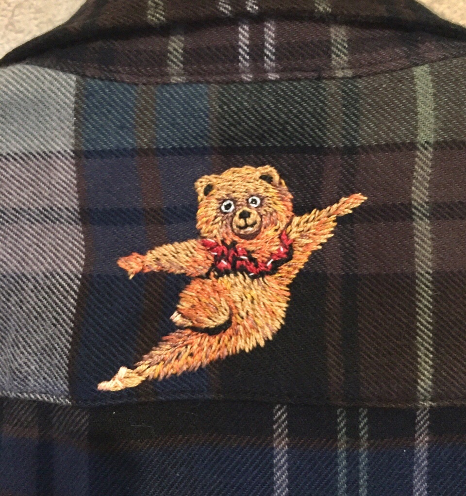 偷偷在丈夫的衬衫上秀了一只熊…… ​​​​