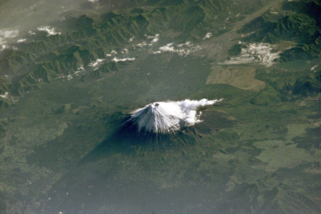 世界各国摄影师捕捉到的富士山