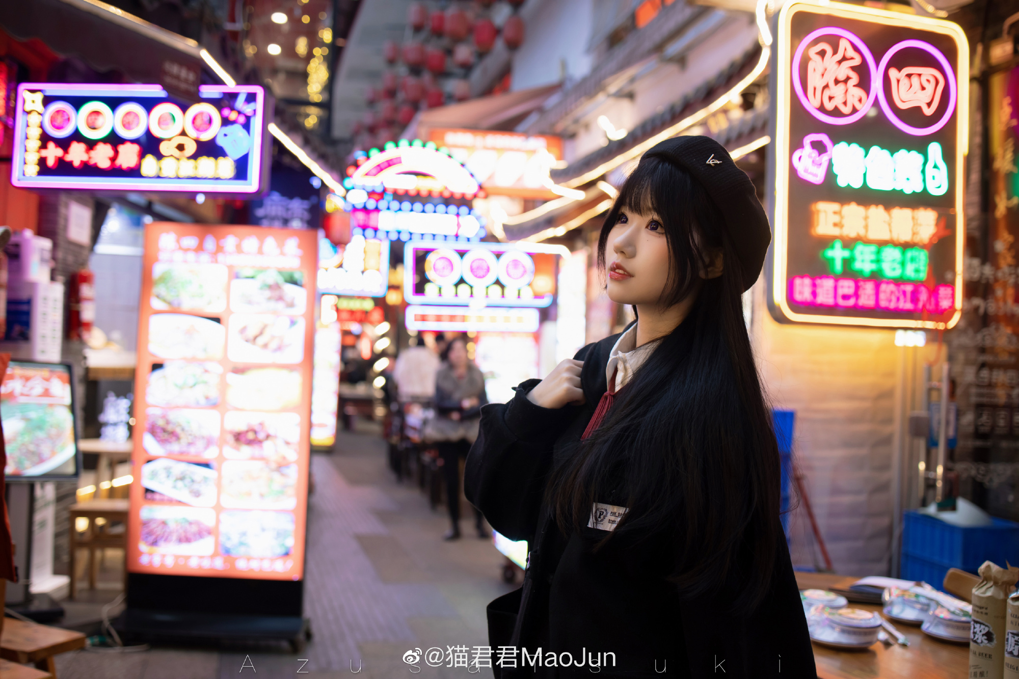 见到日出我便不能自己,而你就是日出,于是,所以,我爱你。@猫君君MaoJun