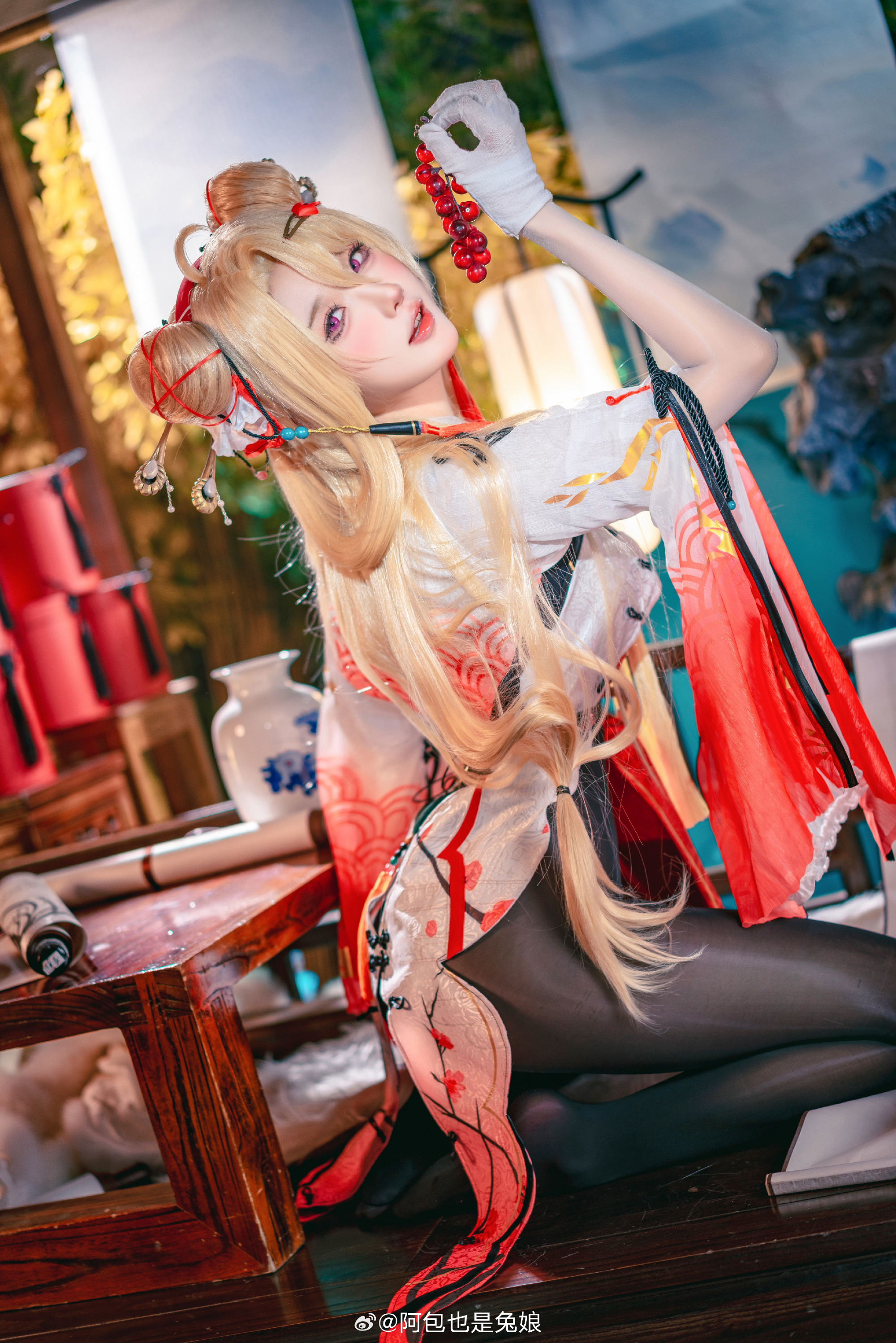 COSPLAY 在踏上回家之旅的途中，为大家带来了新春皮的咎瓦尤斯🧨🏮！！@阿包也是兔娘 COSPLAY-第5张