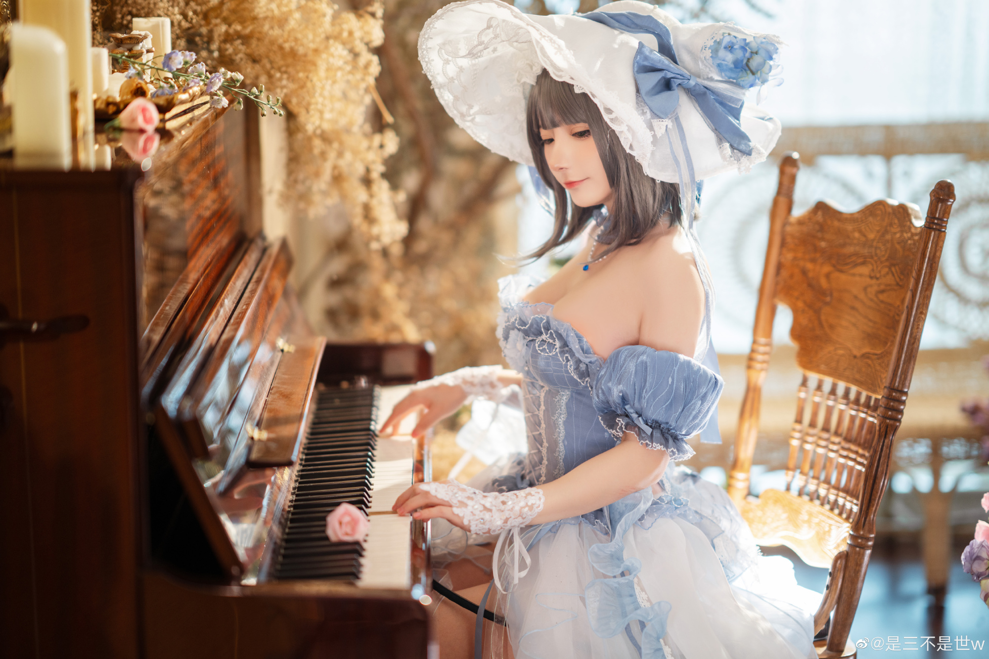 既然来了,就坐下来听一首曲子吧~@是三不是世w