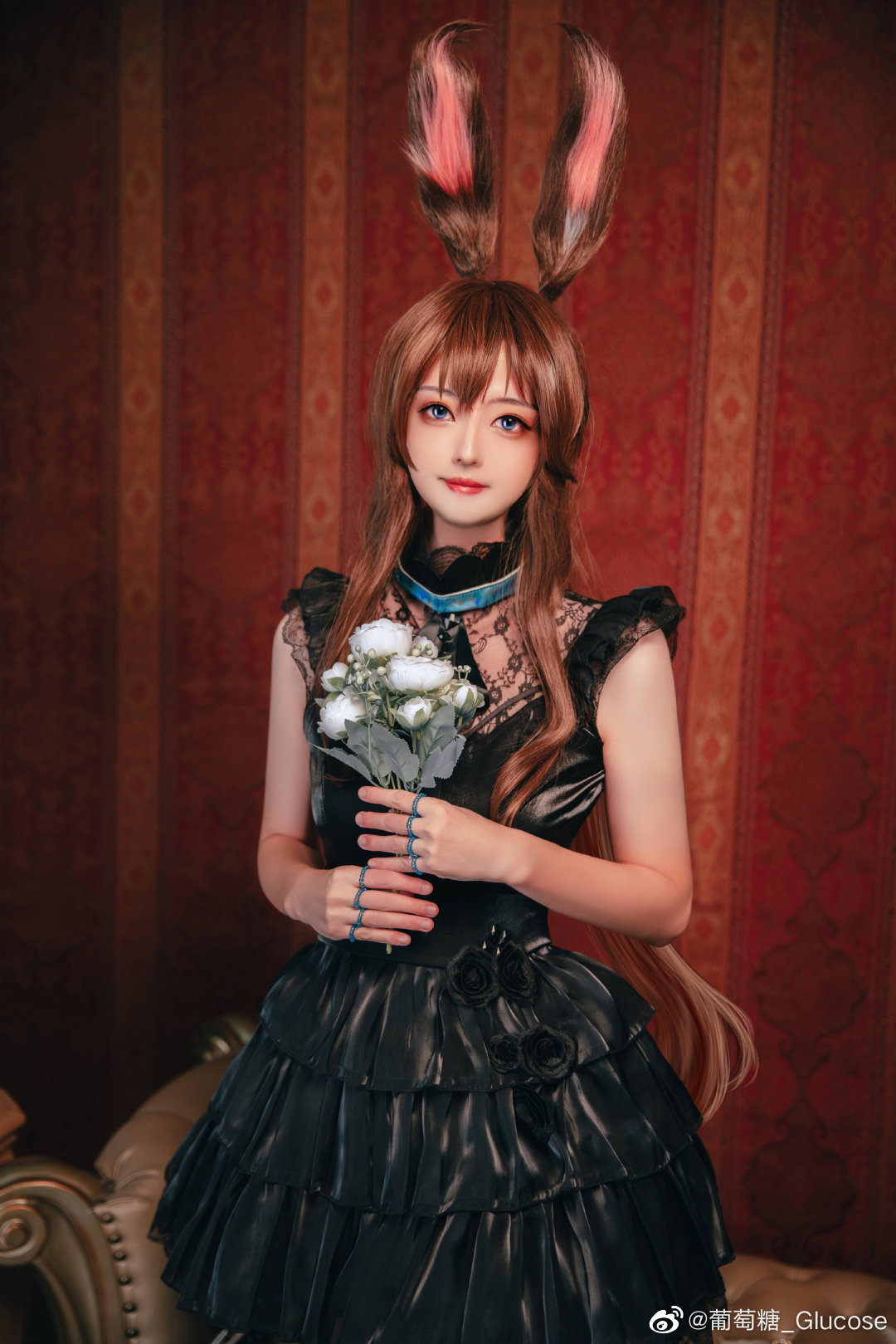 博士……说想和我一起过情人节是什么意思呢？ 明日方舟 阿米娅 音律联觉礼服 cos@葡萄糖_Glucose