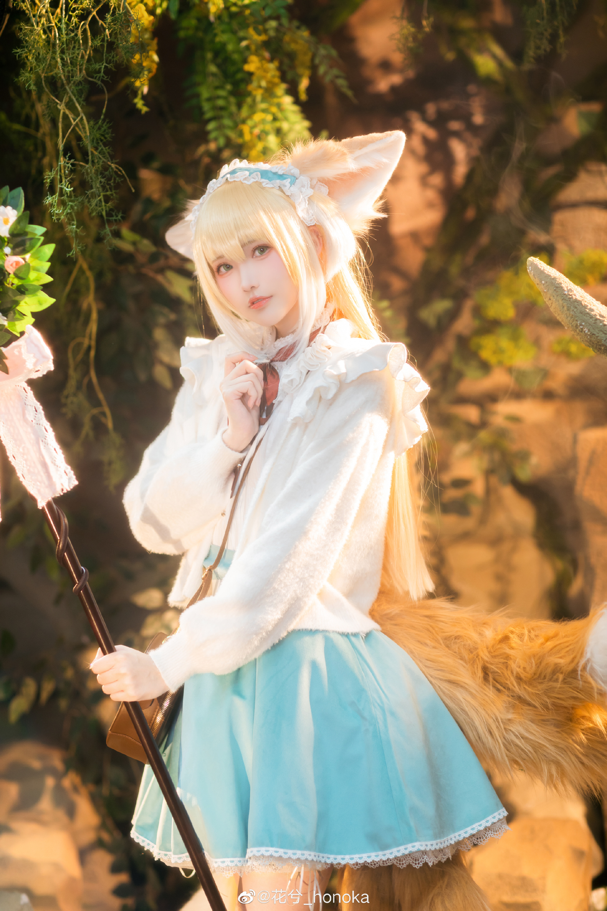 想要摸摸看的人可以不用客气 明日方舟 铃兰 春日颂 @花兮_honoka