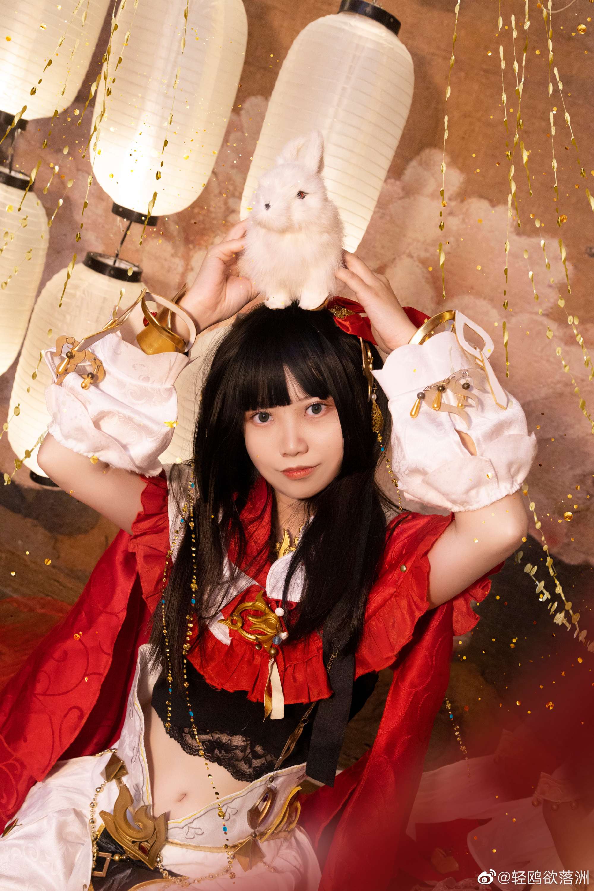 此身炽火燃长夜,日夜皆不得替,焚尽余生不断其愁。@轻鸥欲落洲