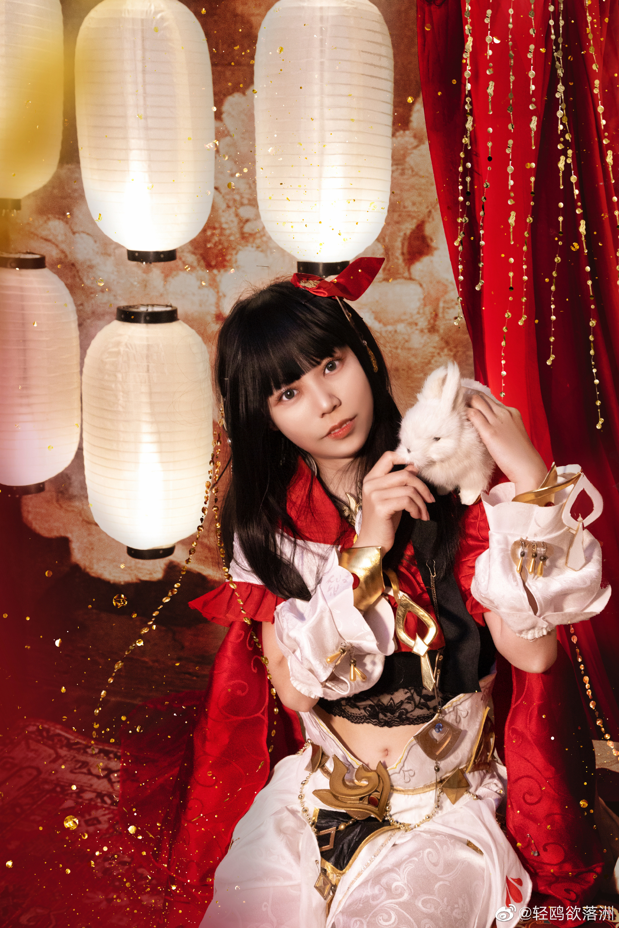 此身炽火燃长夜,日夜皆不得替,焚尽余生不断其愁。@轻鸥欲落洲