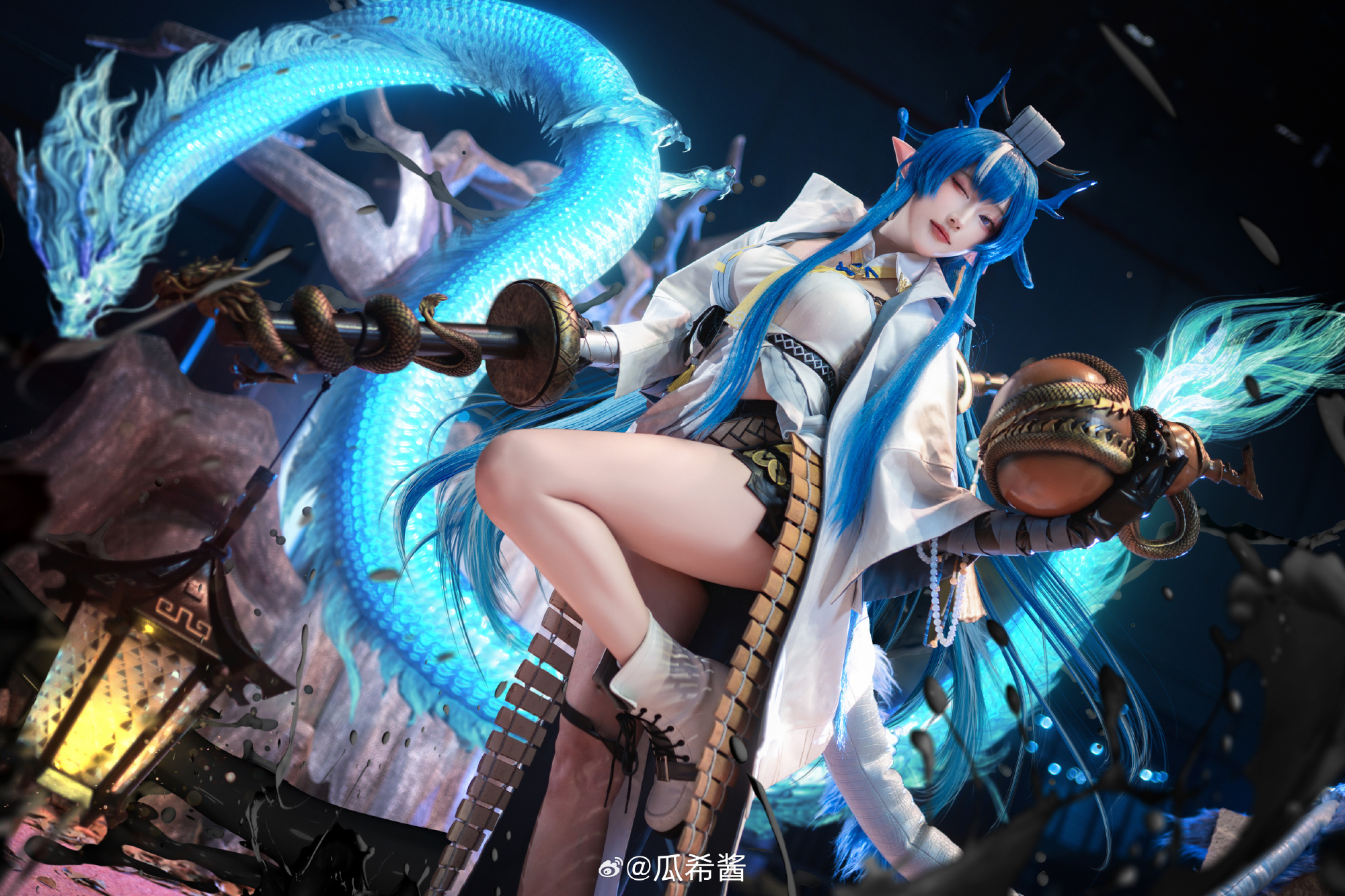 COSPLAY 尚未见天开月明，海走冰散，真等到世人皆醒，也不过枯枝一新芽，真要大醉一场，还为时尚早……博士呀，你咋能说我醉了呢？ 明日方舟@瓜希酱 COSPLAY-第3张