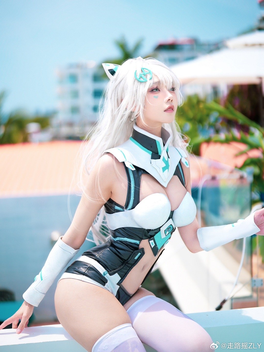 提问，把我的天选机扔进海里就可以获得泳装姬姬吗？@走路摇ZLY COSPLAY-第1张