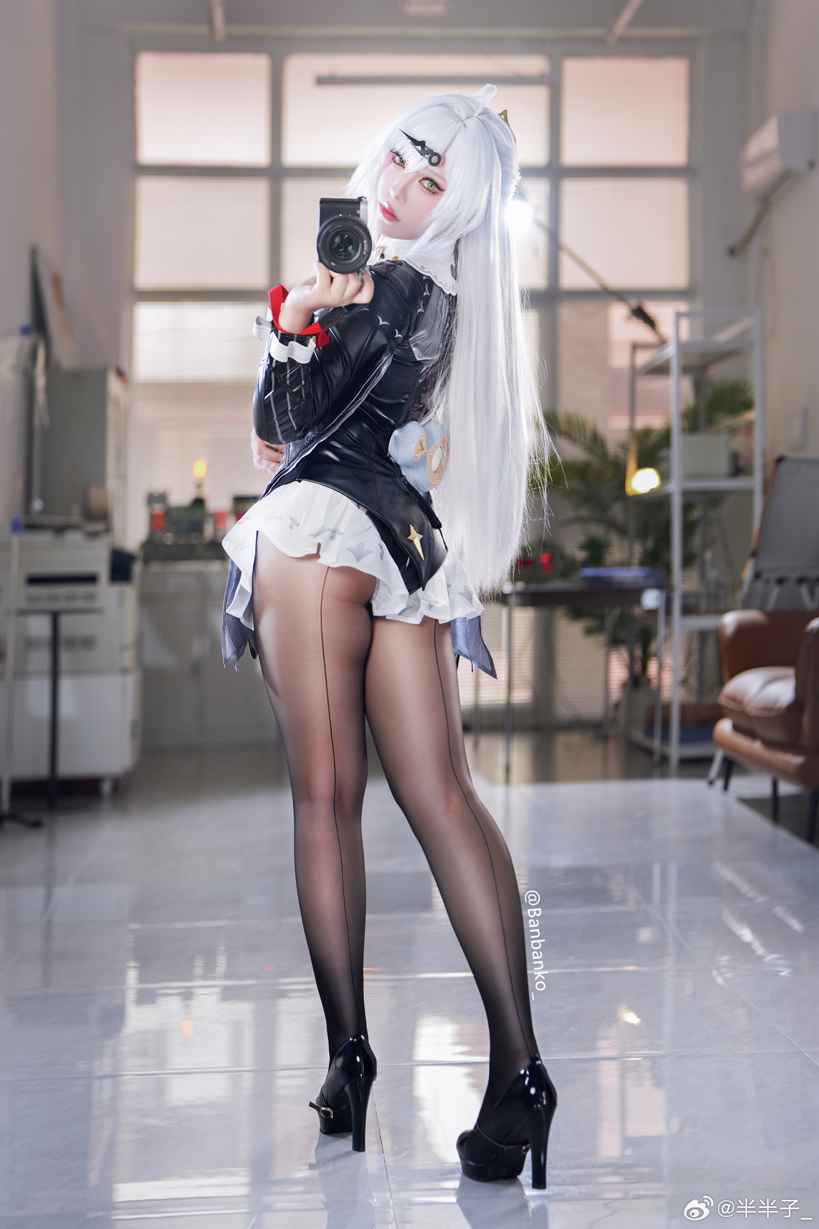 图片[1]-cosplay 仪玄师傅自拍来啦~！🖤@半半子_-米哈社