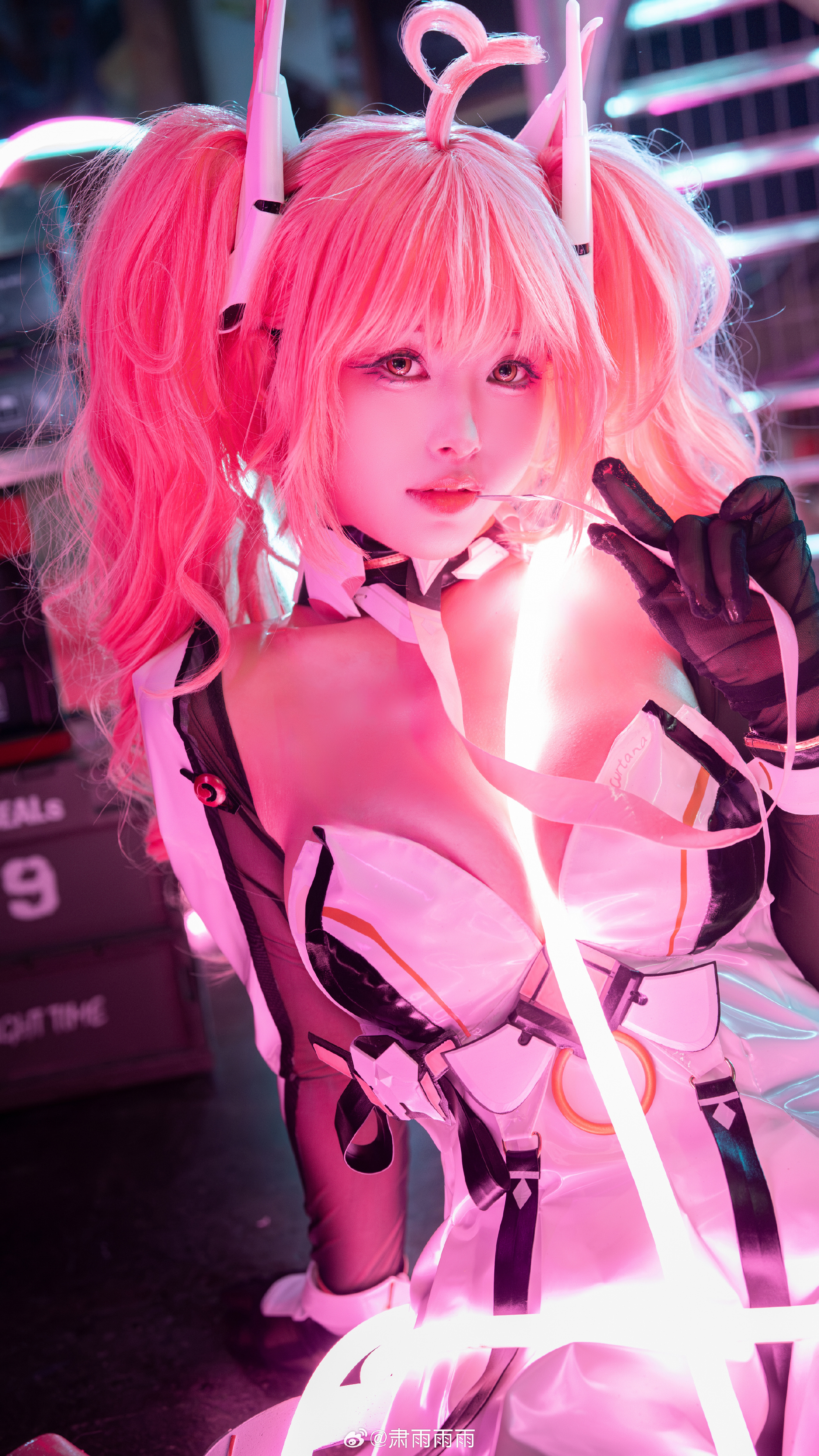 COSPLAY 武装状态，确认完毕，出……出击。这件衣服好像有点紧呢……交错战线 卡提那@肃雨雨雨 COSPLAY-第3张