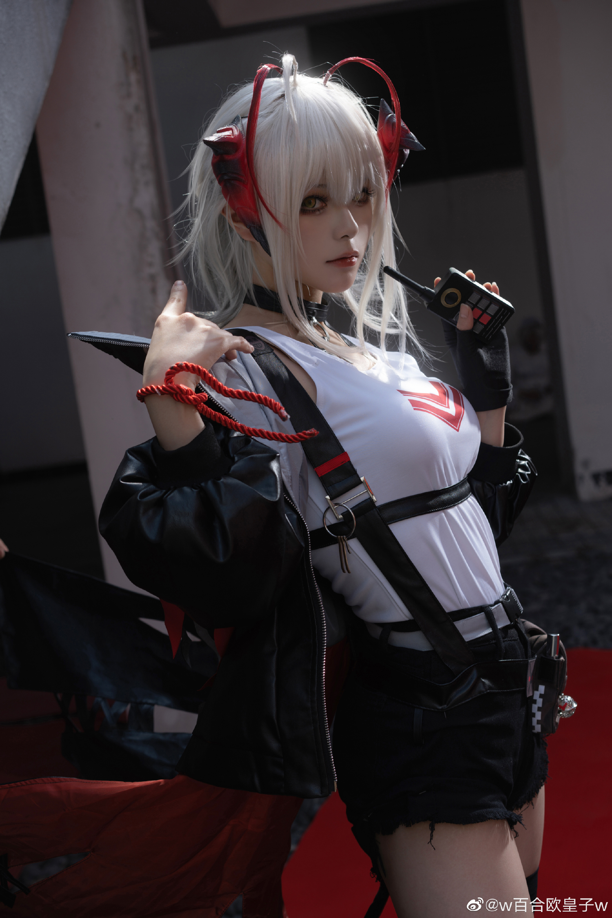 疯子不会承认自己疯了的，是吧？ 明日方舟 破碎日冕w@w百合欧皇子w