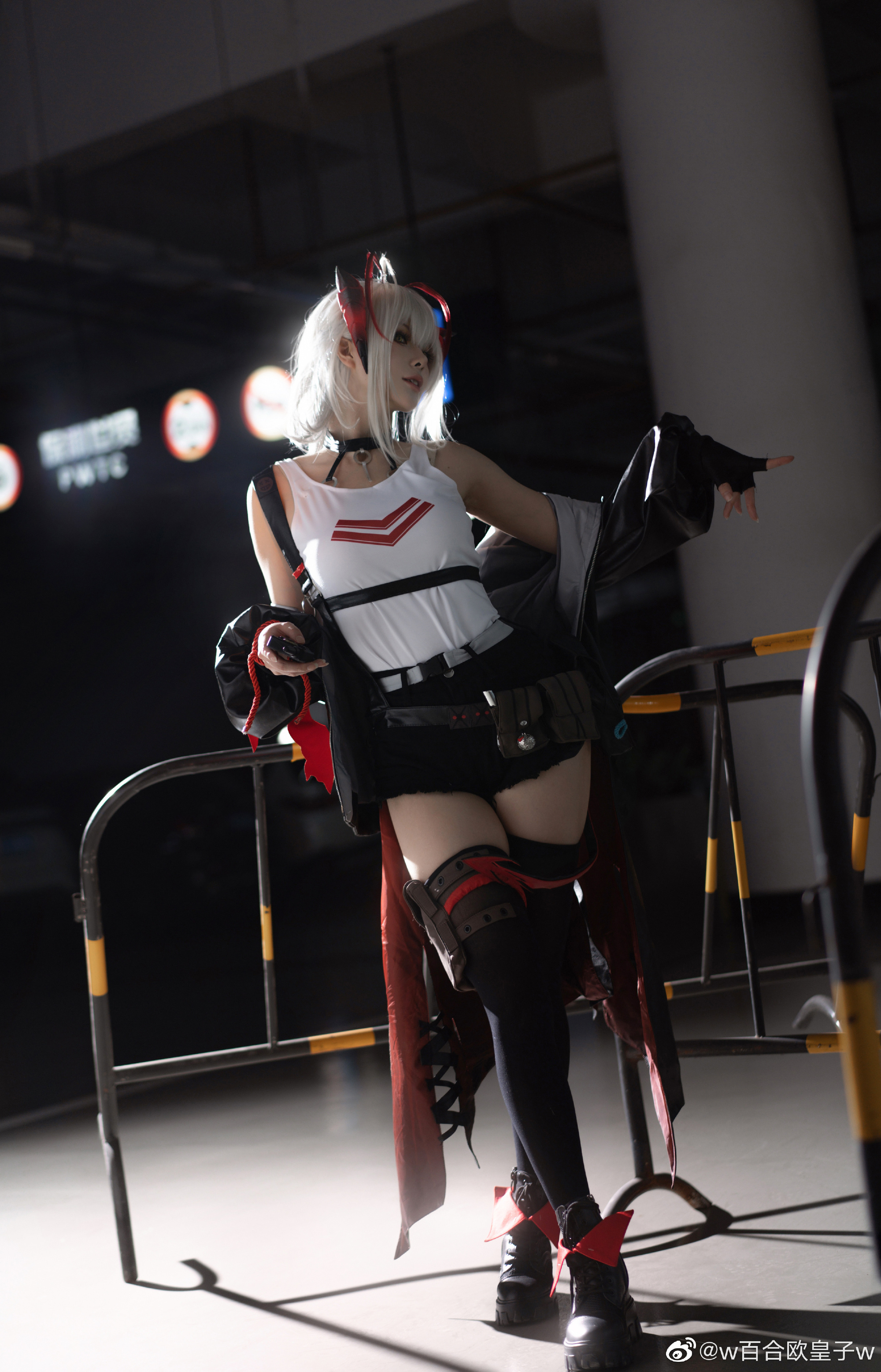 疯子不会承认自己疯了的，是吧？ 明日方舟 破碎日冕w@w百合欧皇子w