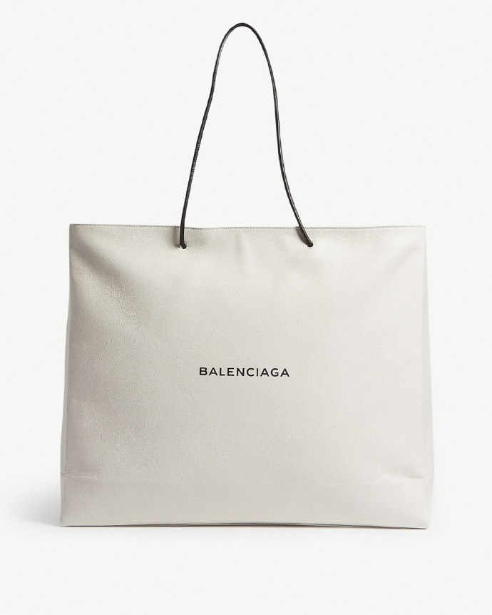 Balenciaga Logo Bag，售价约15000元RMB