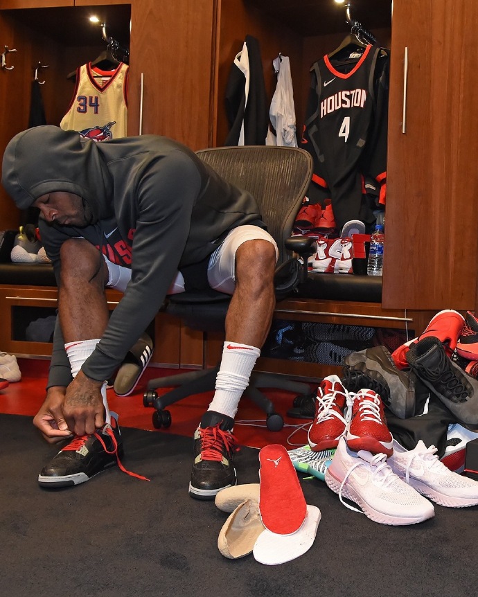 NBA取消球鞋颜色限制