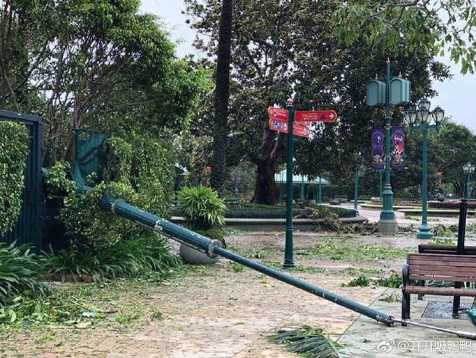台风山竹之后的香港迪士尼乐园
