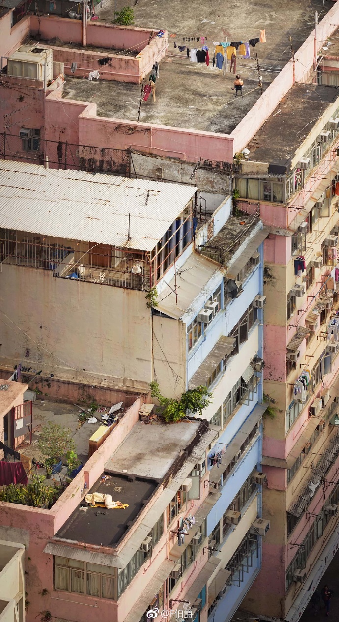 香港的屋顶，已经不能叫第五立面，应该叫第二地面……