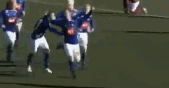 冰岛的足球队不仅会踢球，庆祝方式也脑洞大开