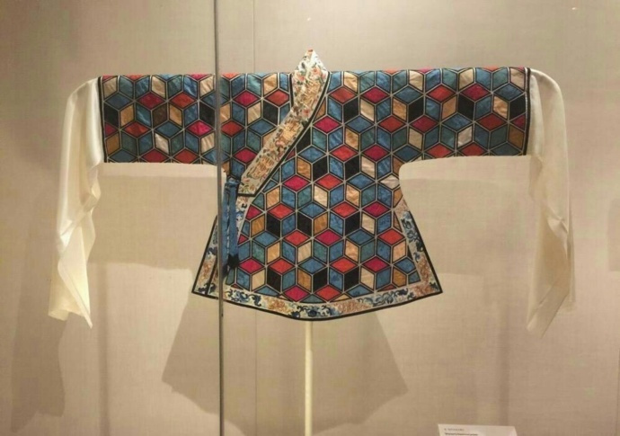 纽约大都会博物馆里的中国清代戏服 ​​​​