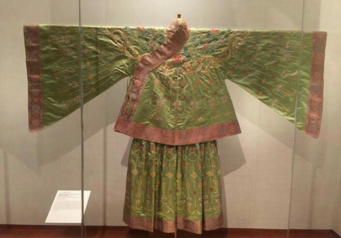 纽约大都会博物馆里的中国清代戏服 ​​​​