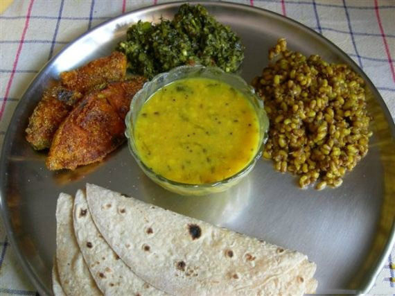 某网友出差到印度，每天吃的工作餐让人心酸