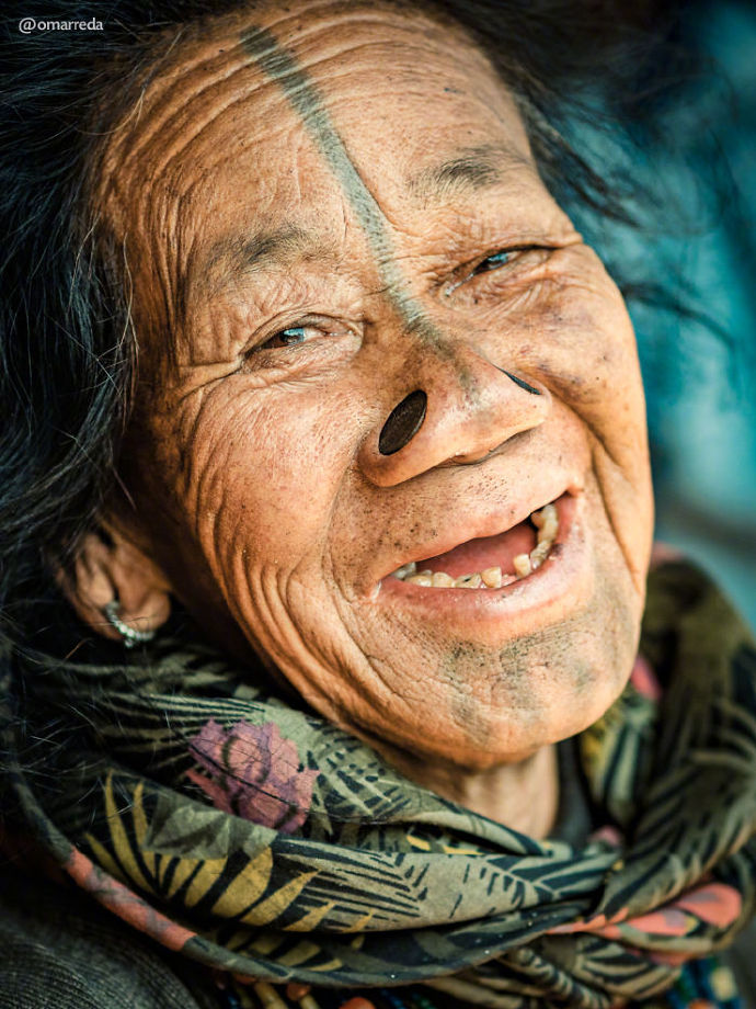 最后一代还在佩戴鼻栓的阿帕塔尼(Apatani)部落妇女