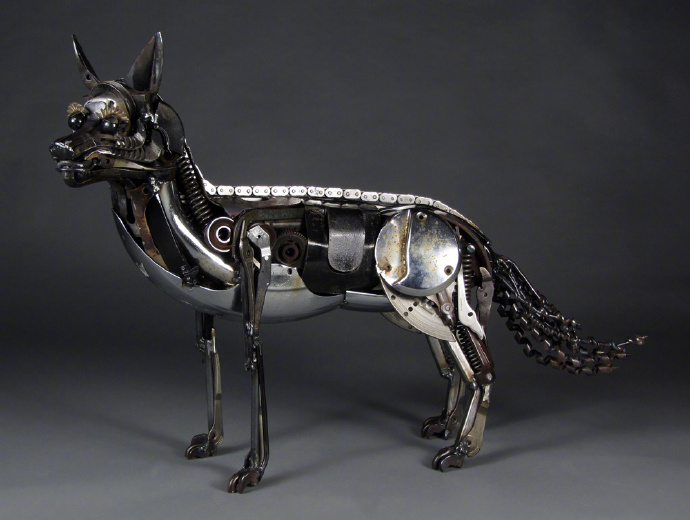来自艺术家 Sculptor Jud Turner 的回收金属零件动物雕塑作品。